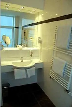 Center Plaza Hotel